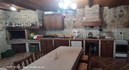 SE VENDE CHALET INDEPENDIENTE A 5 MIN DE ELCHE - ALICANTE