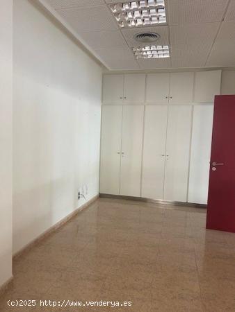 LOCAL COMERCIAL EN ALQUILER - BARCELONA