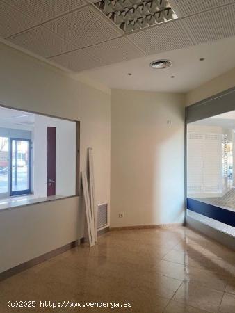 LOCAL COMERCIAL EN ALQUILER - BARCELONA