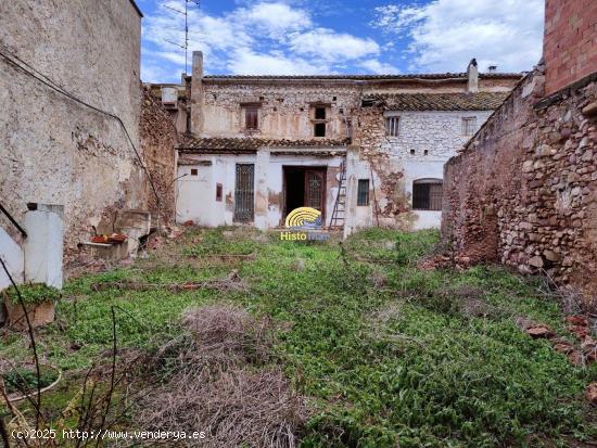 CASA EN EL CENTRO DE PETRES - VALENCIA