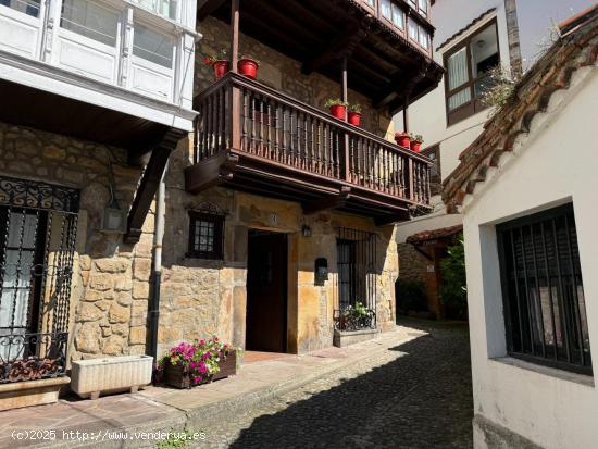 CASA TRADICIONAL EN EL CENTRO DE COMILLAS - CANTABRIA