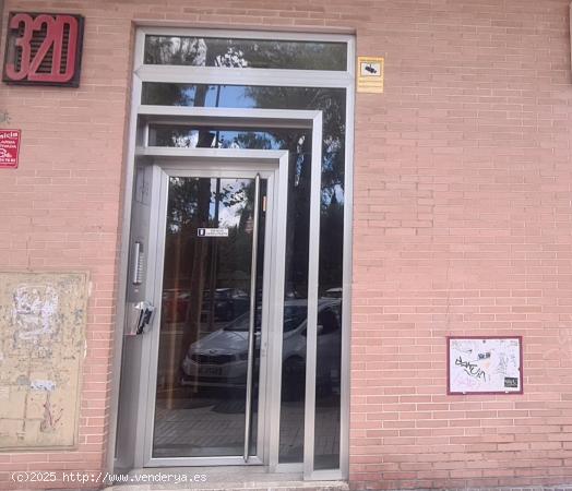 OPORTUNIDAD SE VENDE PLAZA DE GARAJE EN CALLE REINA VICTORIA¡¡ - MURCIA