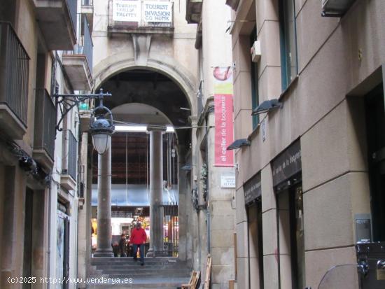  SE VENDE LOCAL COMERCIAL EN BARCELONA, ZONA EL RAVAL - BARCELONA 