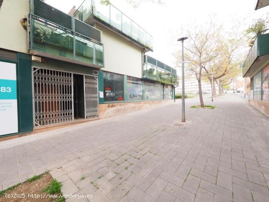 SE VENDEN DOS LOCALES COMERCIALES EN TERRASSA, ZONA ESPORTIVA - BARCELONA