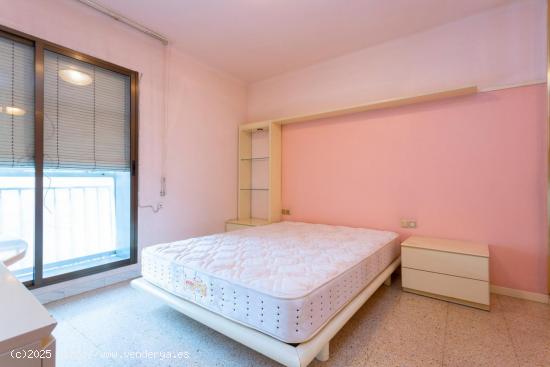 Vivienda mas Local en la zona de la Florida ( Hospitalet de Llobregat) - BARCELONA