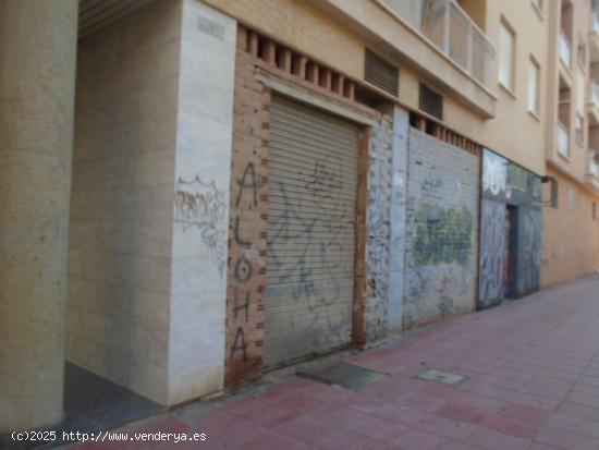 Local comercial junto al colegio de la Consolación - MURCIA