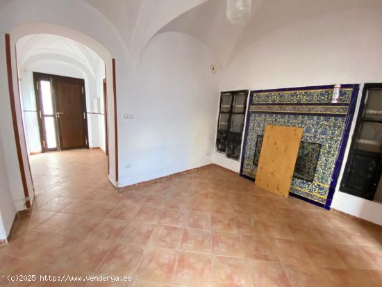 CASA REFORMADA EN EL CENTRO DE PUEBLONUEVO - CORDOBA