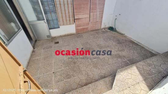 CASA CON TEJADO NUEVO, PROXIMA AL CENTRO DE PUEBLONUEVO - CORDOBA