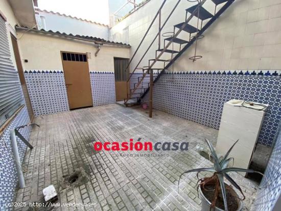 CASA A LA VENTA EN LA ZONA DE LA GOTERA - CORDOBA