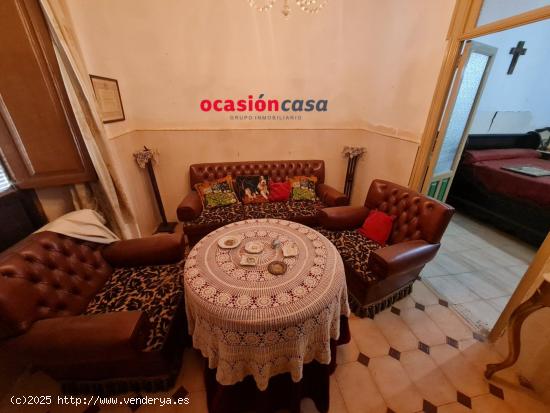 CASA CON COCHERA A LA VENTA EN HINOJOSA DEL DUQUE - CORDOBA