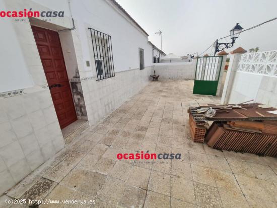 CASA CON COCHERA Y TEJADO NUEVO A LA VENTA - CORDOBA