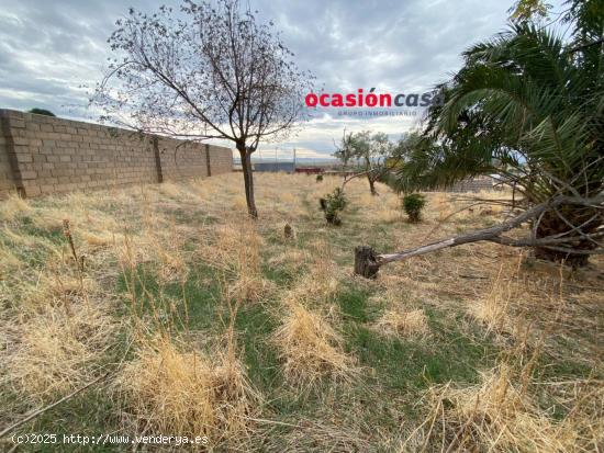 SOLAR URBANO CON COCHERA A LA VENTA - CORDOBA