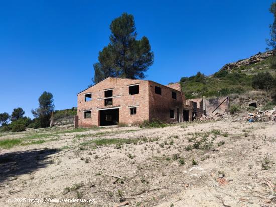 FINCA RUSTICA - GRANJA DE CULTIVO PARA REHABILITAR - BARCELONA