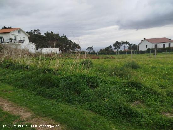 TERRENO CON VISTAS AL MAR EN CASTIÑEIRAS - A CORUÑA