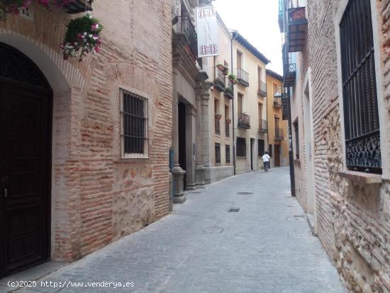 ALQUILER.-.GARAJE.-.CALLE SAN VALENTIN - SEGOVIA