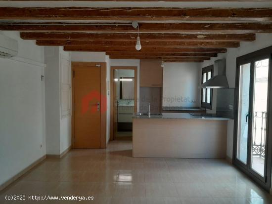 Vivienda reformada 30 m2 a 5 minutos del metro , a 7 de la playa y junto al Paseo de Borbón. - BARC