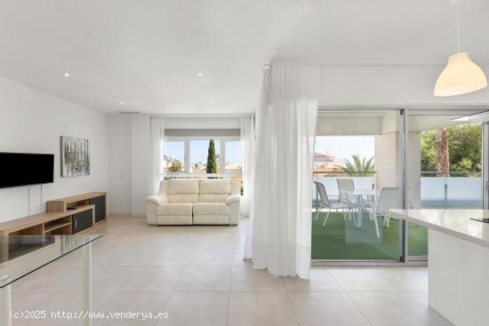 BONITO APARTAMENTO EN ORIHUELA COSTA. 2 DORM. 2 BAÑOS. GARAJE+TRASTERO. PISCINA. TERRAZA 20 M2. - A