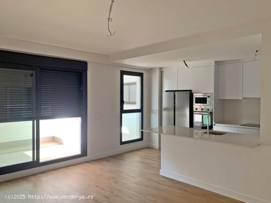 Alquiler de vivienda A ESTRENAR en Residencia Habitual en Palmas Altas, Sevilla. - SEVILLA