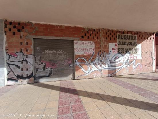 OPORTUNIDAD, SE VENDE ESTUPENDO LOCAL EN AVD.MURCIA - MURCIA