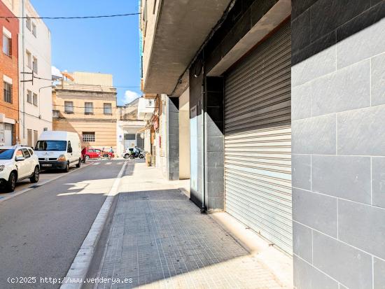  LOCAL COMERCIAL EN AMPOSTA - TARRAGONA 