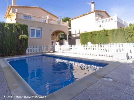 Bonita casa con piscina a 500 mts de la playa en Calafat - Tiene HUTTE - TARRAGONA