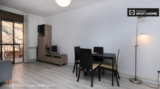 Apartamento de 4 dormitorios con balcón en alquiler en Eixample Esquerra - BARCELONA