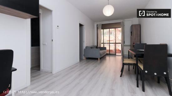 Apartamento de 4 dormitorios con balcón en alquiler en Eixample Esquerra - BARCELONA