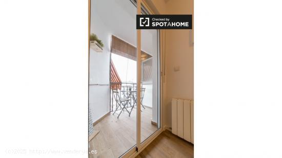 Elegante habitación en un apartamento de 5 dormitorios en L'Eixample - VALENCIA