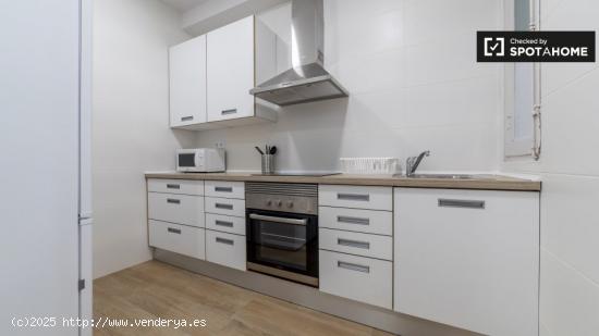 Acogedora habitación en alquiler en un apartamento de 6 dormitorios en Extramurs - VALENCIA