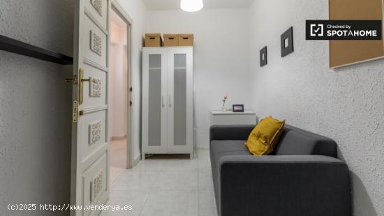 Bonita habitación en alquiler en apartamento de 5 dormitorios en Benimaclet - VALENCIA