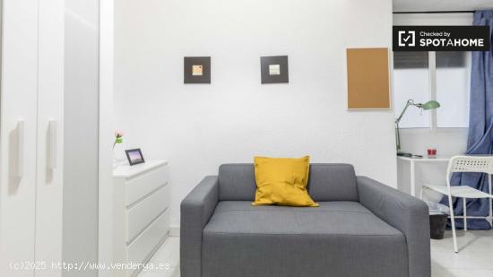 Bonita habitación en alquiler en apartamento de 5 dormitorios en Benimaclet - VALENCIA