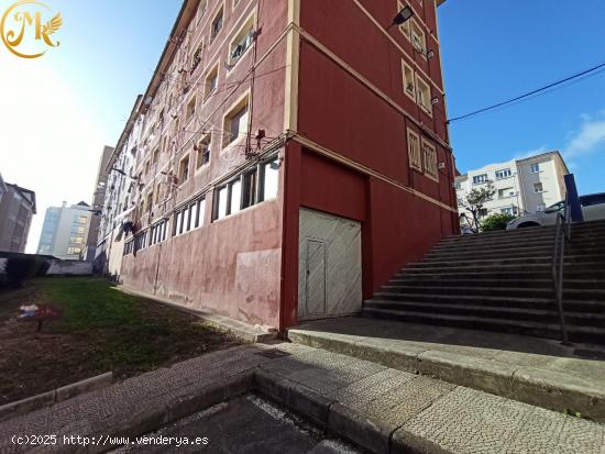 Zona Cuatro Caminos-  Plaza de Toros. Impresionante local  con acceso directo a la calle - CANTABRIA