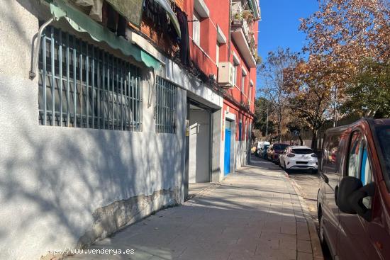 Espacioso y soleado local de 230 m² de una solo planta - MADRID