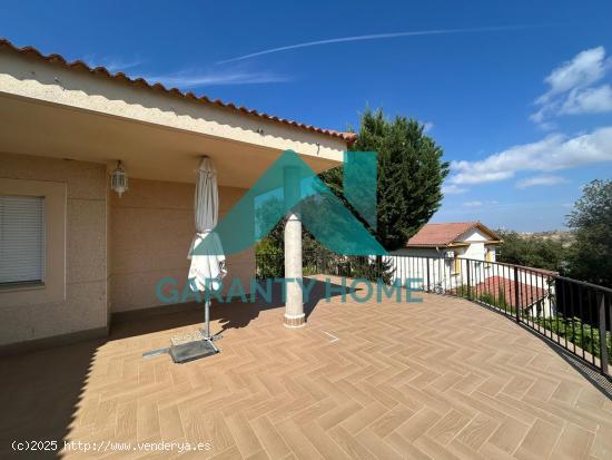 SE VENDE CHALET EN ZONA CERES GOLF - CACERES