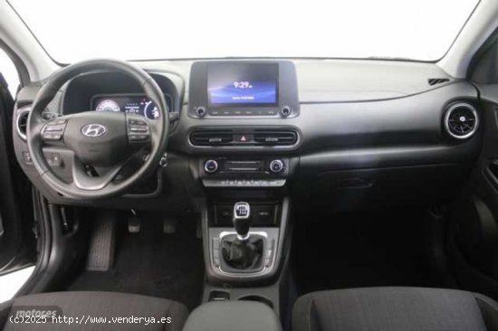 Hyundai Kona 1.0 TGDI Maxx 4x2 de 2023 con 12.647 Km por 20.990 EUR. en Cadiz