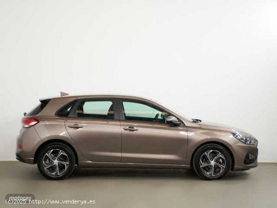 Hyundai i30 1.0 TGDI Klass LR 48V 120 de 2023 con 10.900 Km por 19.990 EUR. en Cadiz