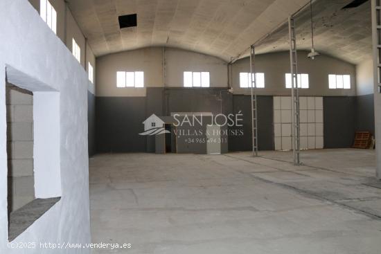 VENTA DE NAVE INDUSTRIAL EN PINOSO - ALICANTE