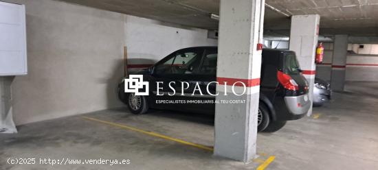 Parking de grandes dimensiones en muy buena zona!!! - BARCELONA