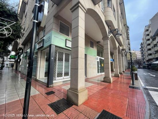 SE ALQUILA LOCAL COMERCIAL EN PLENO CENTRO - LEON