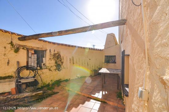 Urbis te ofrece una casa en venta en Frades de la Sierra, Salamanca. - SALAMANCA