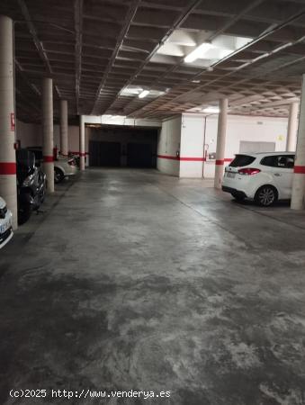  SE VENDE GARAJE Y TRASTERO MUY BUENA ZONA - ALICANTE 