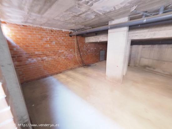 SE VENDE LOCAL COMERCIAL EN TERRASSA, ZONA ROC BLANC - BARCELONA