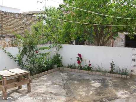 CASA CON PATIO EN PEDRERA - SEVILLA