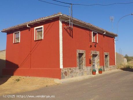  SE VENDE CASA REFORMADA EN VALDESAZ DE LOS OTEROS, REFORMADA - LEON 