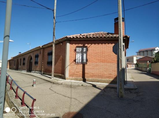 SE VENDE CASA DE PLANTA BAJA EN MAYORGA DE CAMPOS, 4 HAB., PATIO Y COCHERA - VALLADOLID