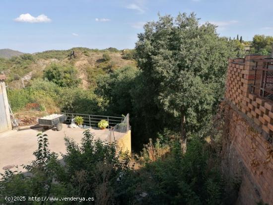 CASA PARA REFORMAR A TU GUSTO CON MUCHAS POSIBILIDADES EN UN ENTORNO INMEJORABLE - HUESCA