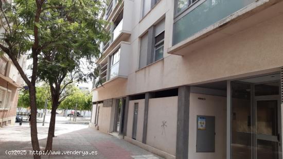  ++Oportunidad de adquirir este local en muy buenas condiciones de 124 m++ - MURCIA 