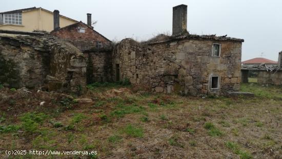 CASA DE PIEDRA PARA RESTAURAR CON FINCA - A CORUÑA