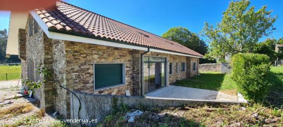 CASA REFORMADA USO HOTELERO EN SANTA COMBA - A CORUÑA