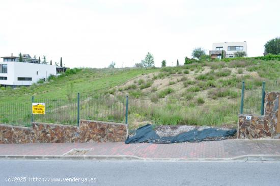  SOLAR EN LA PRESTIGIOSA ZONA DEL GOLF DE MASIA BACH - BARCELONA 